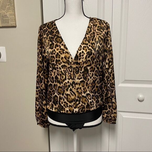 BB Dakota, leopard deep v bodysuit medium - Picture 1 of 7